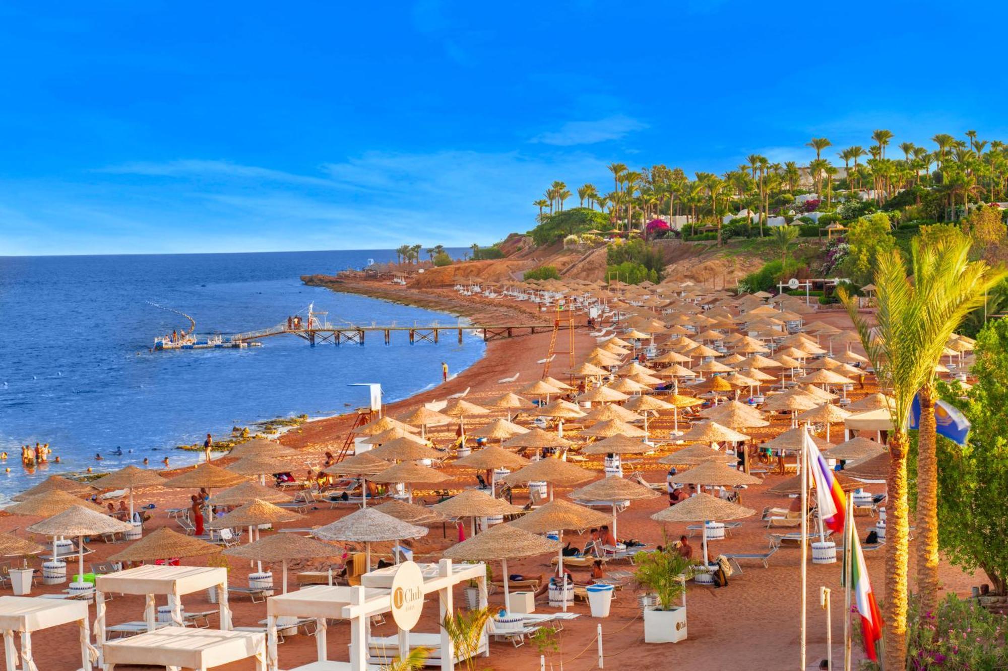 Domina Coral Bay Resort, Diving , Spa & Casino Sharm el Sheikh Esterno foto Beach in Hurghada